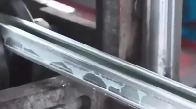 Wideo z kanałem szczelinowym Strut