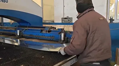 Perforowana taca kablowa Wykrawanie i pakowanie